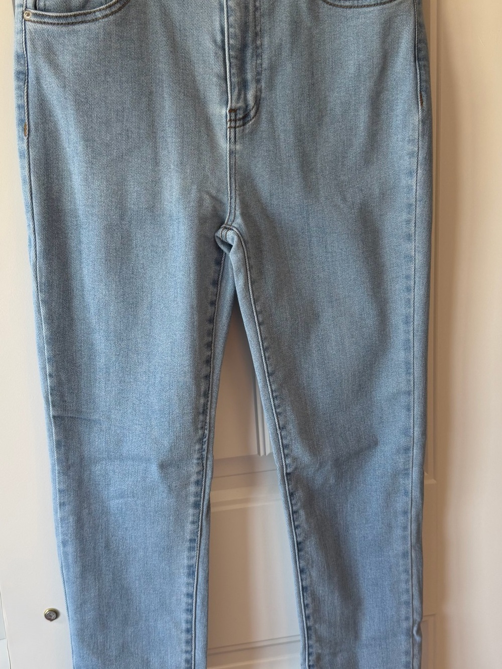 Women's Skinny Jeans in Light Blue Stretch Denim